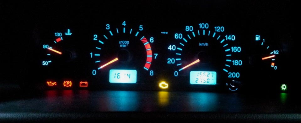 Замена лампочек в приборной панели Замена лампочек в приборной панели